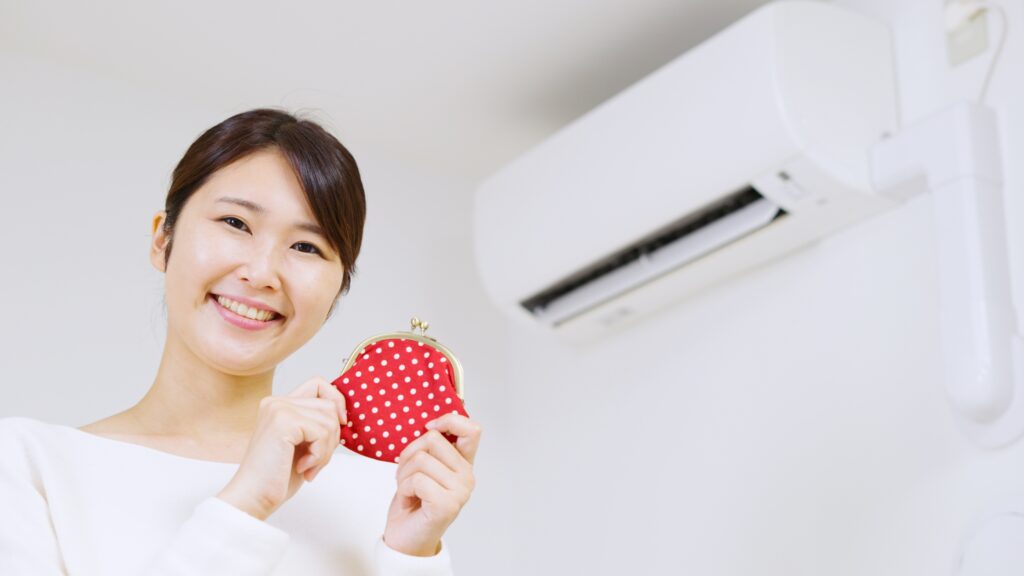 https://www.shutterstock.com/ja/image-photo/air-conditioner-asian-woman-2069499620