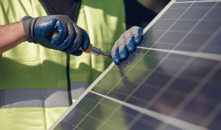蓄電池・太陽光発電の作り方を紹介！自作すると設置費用は安くなる？